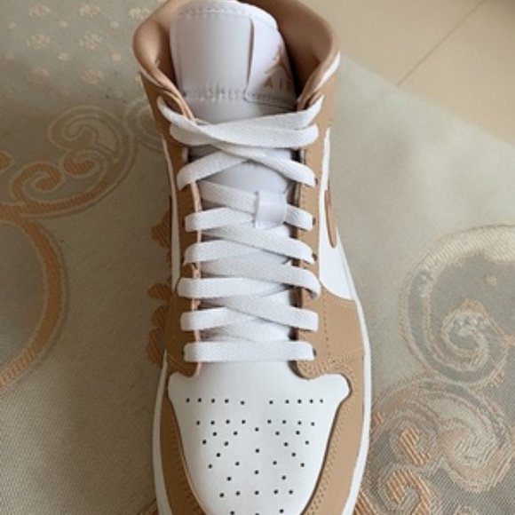 Aj1 Jordan High top Tan shoes for men